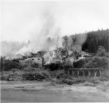 Cariboo Gold Quartz Mine burning down, wpH793